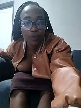 Snapshot of BigBootySimbax chatting on 05.13.26 BigBootySimbax online show from 05.13.26
