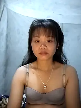 LinhNa999 online show from 11.04.25