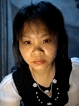 LinhNa999 online show from 02.15.26