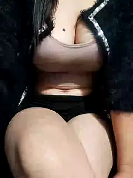 Snapshot of Your_Rubina chatting on 11.17.25 Your Rubina online show from 11.17.25