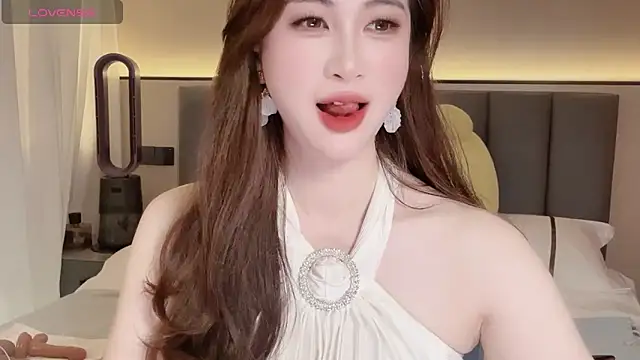 Snapshot of wuyueaini chatting on 04.27.26 wuyueaini online show from 04.27.26
