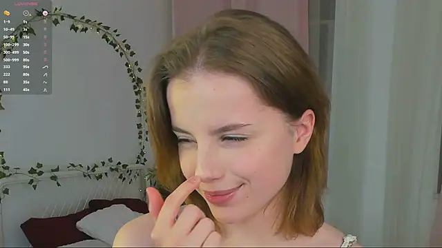 Snapshot of GabiMeshuggah chatting on 11.05.25 GabiMeshuggah online show from 11.05.25