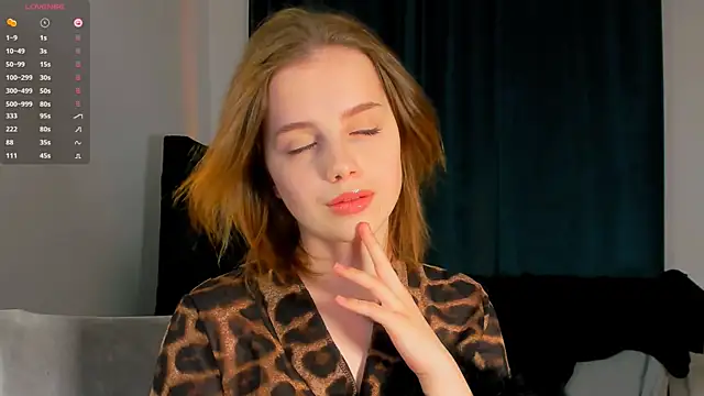 Snapshot of GabiMeshuggah chatting on 11.21.25 GabiMeshuggah online show from 11.21.25