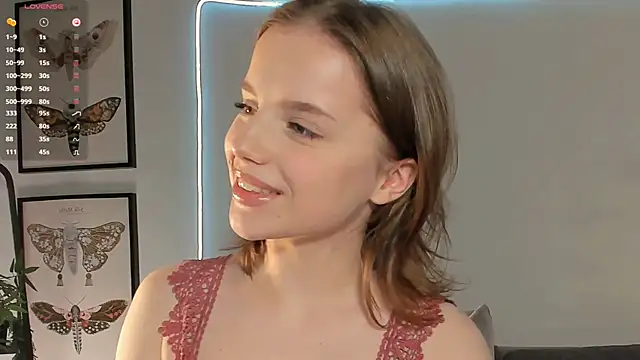 Snapshot of GabiMeshuggah chatting on 11.26.25 GabiMeshuggah online show from 11.26.25