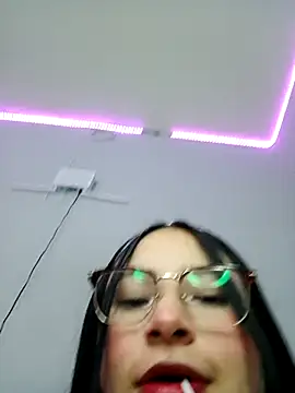 Anne Mia online show from 12.19.25