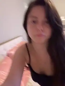 Snapshot of lilbbyily chatting on 04.17.26 lilbbyily online show from 04.17.26