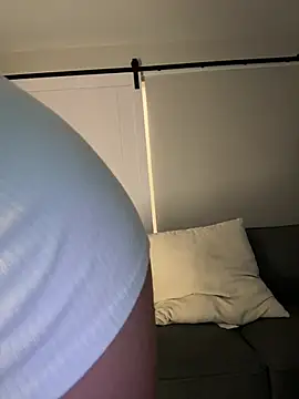Snapshot of lilbbyily chatting on 06.23.26 lilbbyily online show from 06.23.26