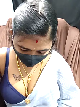 Snapshot of Tamil_Lotus chatting on 10.17.25 Tamil Lotus online show from 10.17.25