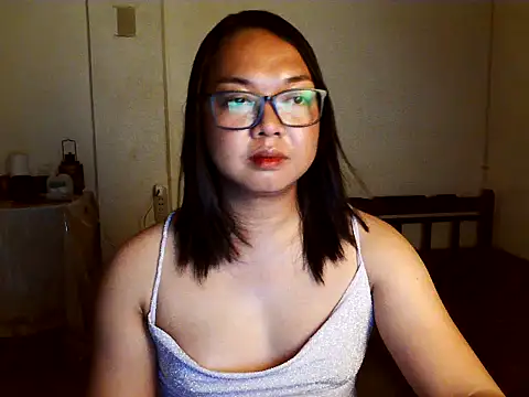 Snapshot of Trishme chatting on 10.15.25 Trishme online show from 10.15.25