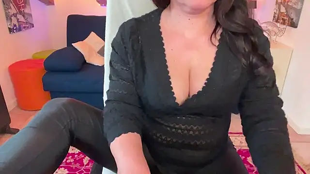 Snapshot of kyliebri chatting on 03.19.26 kyliebri online show from 03.19.26