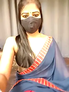 Snapshot of Misss-julli chatting on 12.19.25 Misss-julli online show from 12.19.25