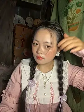 Julia-Elsa online show from 10.01.25