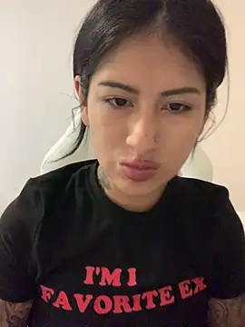 Snapshot of mrskarmaa chatting on 10.10.25 mrskarmaa online show from 10.10.25