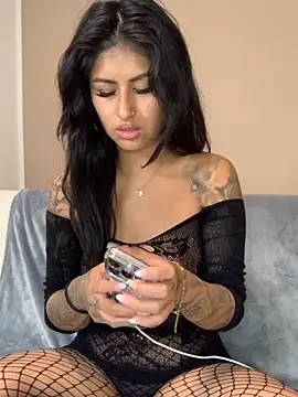 Snapshot of mrskarmaa chatting on 11.05.25 mrskarmaa online show from 11.05.25