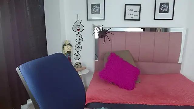 Snapshot of Lele_F_w chatting on 10.13.25 Lele F w online show from 10.13.25