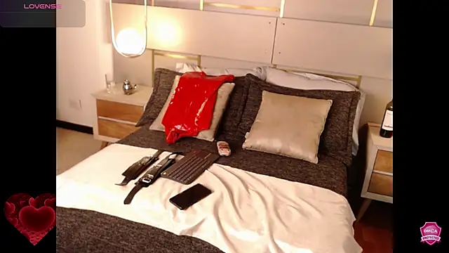 Snapshot of Lina_Montclair chatting on 09.12.25 Lina Montclair online show from 09.12.25