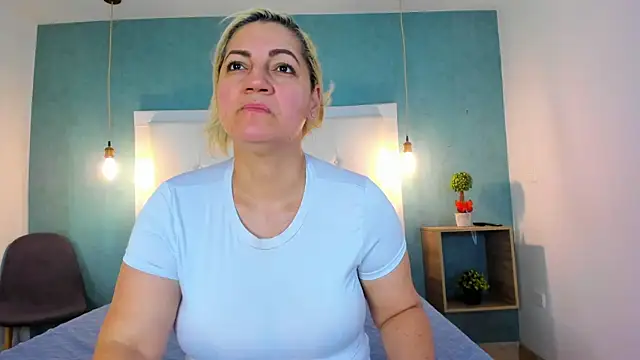 Snapshot of Heidy_milf chatting on 01.17.26 Heidy milf online show from 01.17.26