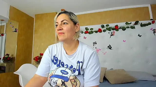 Snapshot of Heidy_milf chatting on 02.23.26 Heidy milf online show from 02.23.26