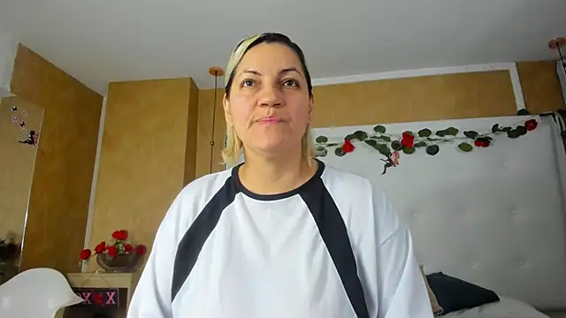 Snapshot of Heidy_milf chatting on 03.28.26 Heidy milf online show from 03.28.26