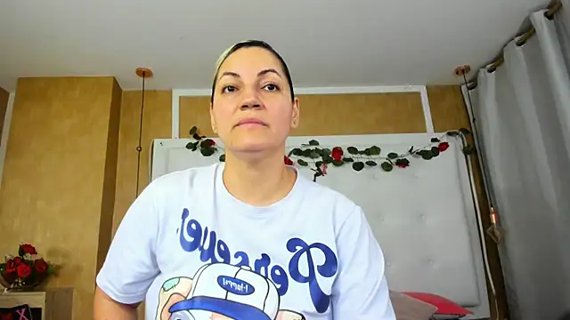 Snapshot of Heidy_milf chatting on 04.29.26 Heidy milf online show from 04.29.26