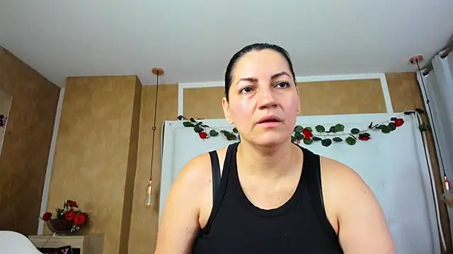 Snapshot of Heidy_milf chatting on 05.14.26 Heidy milf online show from 05.14.26