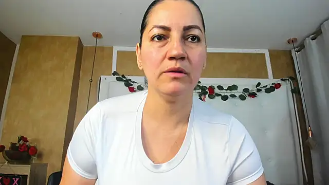 Snapshot of Heidy_milf chatting on 05.25.26 Heidy milf online show from 05.25.26