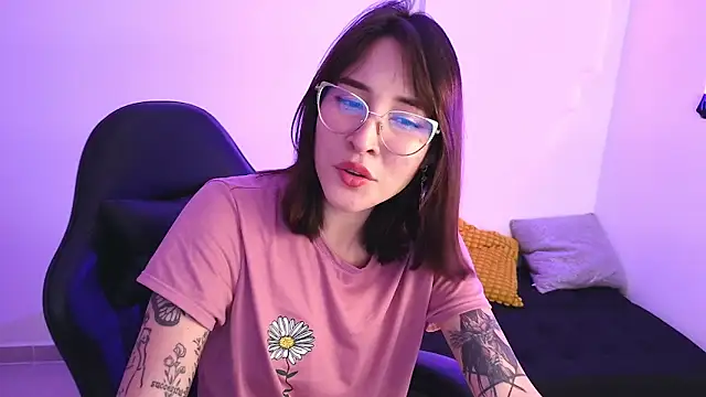 Yulienneg online show from 11.20.25