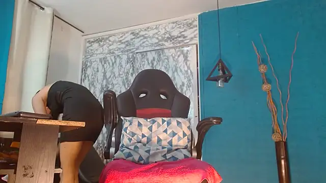 hanna mooreee online show from 04.06.26