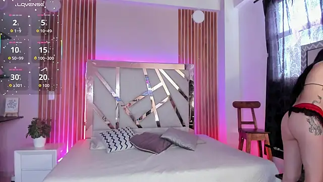 Snapshot of sweet_tamara_ chatting on 09.17.25 sweet tamara online show from 09.17.25