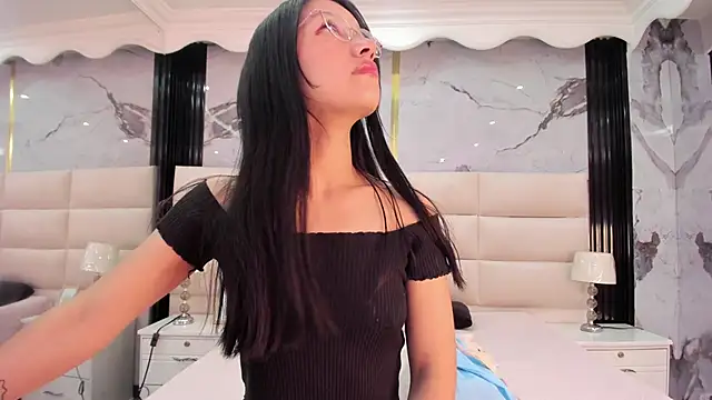 Snapshot of Sophie_Calloway chatting on 09.12.25 Sophie Calloway online show from 09.12.25