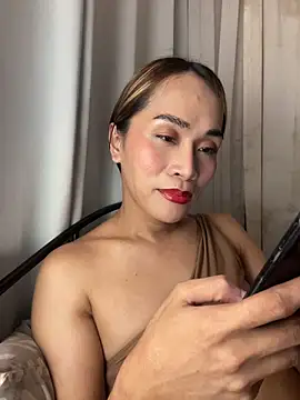 Snapshot of RomanticPearlTS chatting on 02.14.26 RomanticPearlTS online show from 02.14.26