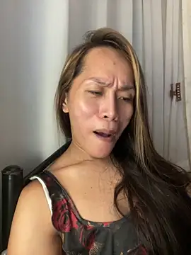 Snapshot of RomanticPearlTS chatting on 02.15.26 RomanticPearlTS online show from 02.15.26