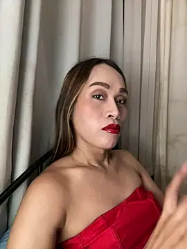 Snapshot of RomanticPearlTS chatting on 04.06.26 RomanticPearlTS online show from 04.06.26