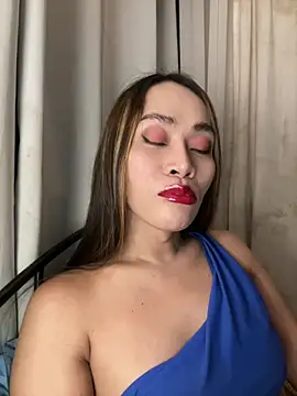 Snapshot of RomanticPearlTS chatting on 04.13.26 RomanticPearlTS online show from 04.13.26