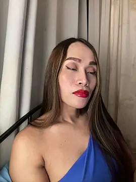 Snapshot of RomanticPearlTS chatting on 04.15.26 RomanticPearlTS online show from 04.15.26