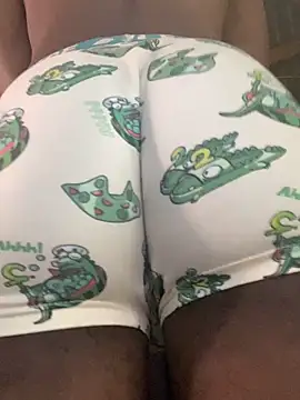 Snapshot of Eyebrows12 chatting on 04.03.26 Eyebrows12 online show from 04.03.26