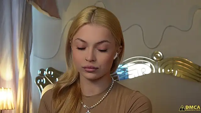 Snapshot of kellypeachcake chatting on 10.24.25 kellypeachcake online show from 10.24.25