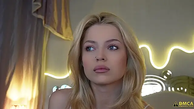 Snapshot of kellypeachcake chatting on 11.17.25 kellypeachcake online show from 11.17.25