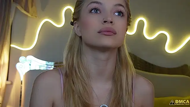 Snapshot of kellypeachcake chatting on 11.23.25 kellypeachcake online show from 11.23.25