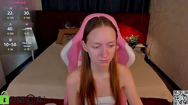 Snapshot of Mia_E1fie chatting on 11.21.25 Mia E1fie online show from 11.21.25