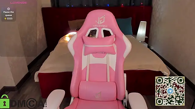 Mia E1fie online show from 01.19.26