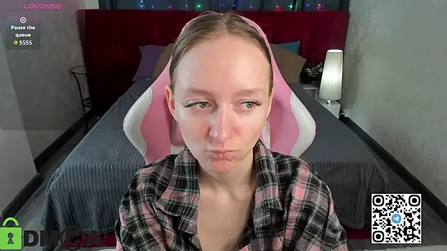 Mia E1fie online show from 02.03.26