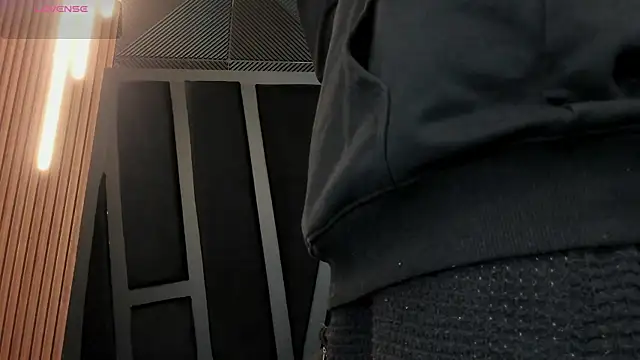 Snapshot of marco_garciia_ chatting on 10.10.25 marco garciia online show from 10.10.25