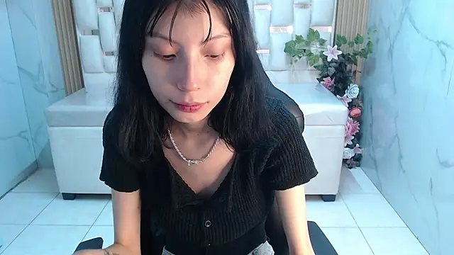 Snapshot of verana_s chatting on 10.23.25 verana s online show from 10.23.25