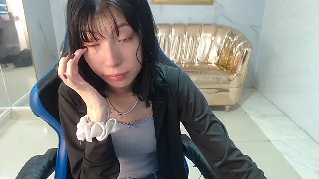 Snapshot of verana_s chatting on 10.23.25 verana s online show from 10.23.25