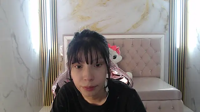 Snapshot of verana_s chatting on 11.14.25 verana s online show from 11.14.25