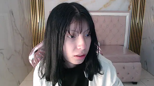 Snapshot of verana_s chatting on 11.17.25 verana s online show from 11.17.25