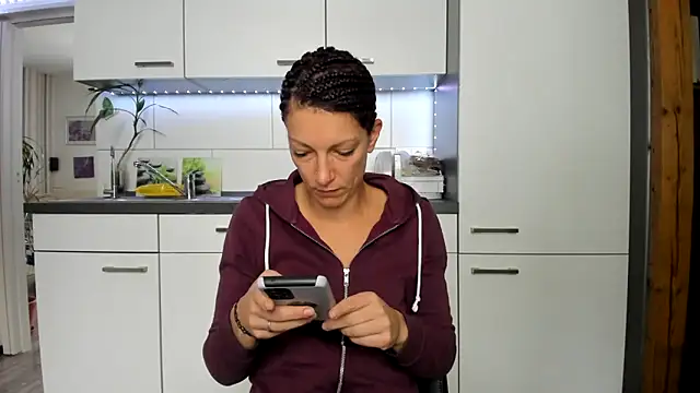 Snapshot of Axunamun chatting on 11.25.25 Axunamun online show from 11.25.25