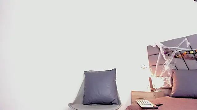 Maia 520 online show from 10.14.25