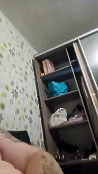 Snapshot of ThickTool888 chatting on 10.04.25 ThickTool888 online show from 10.04.25